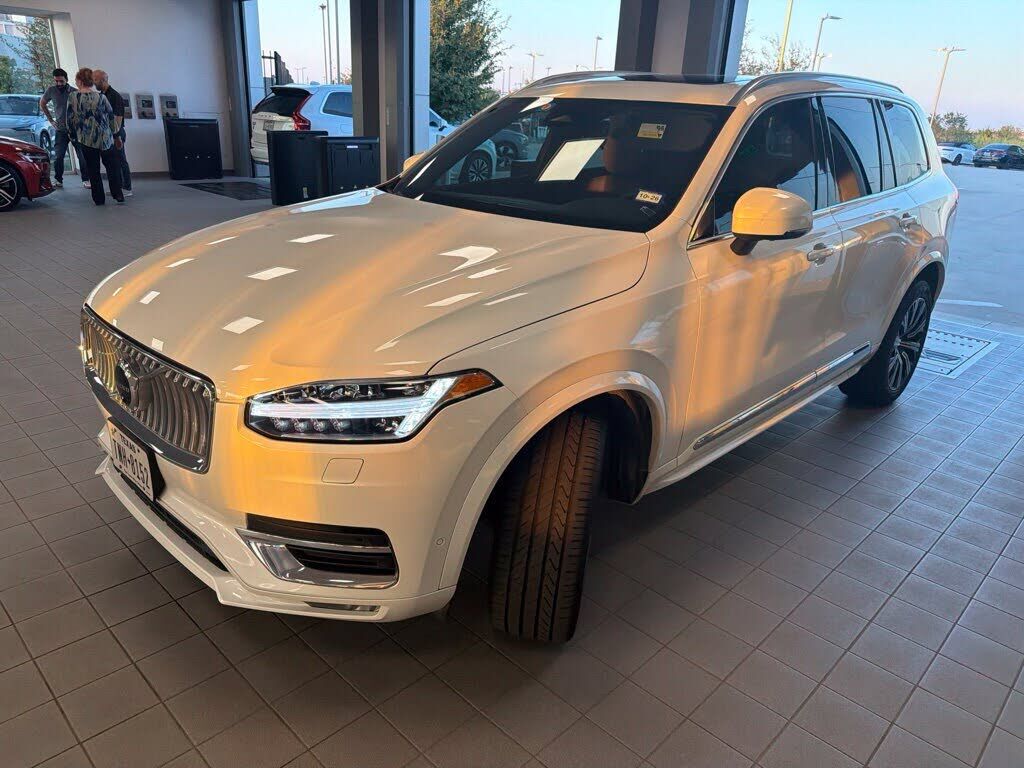 2024 VOLVO XC90