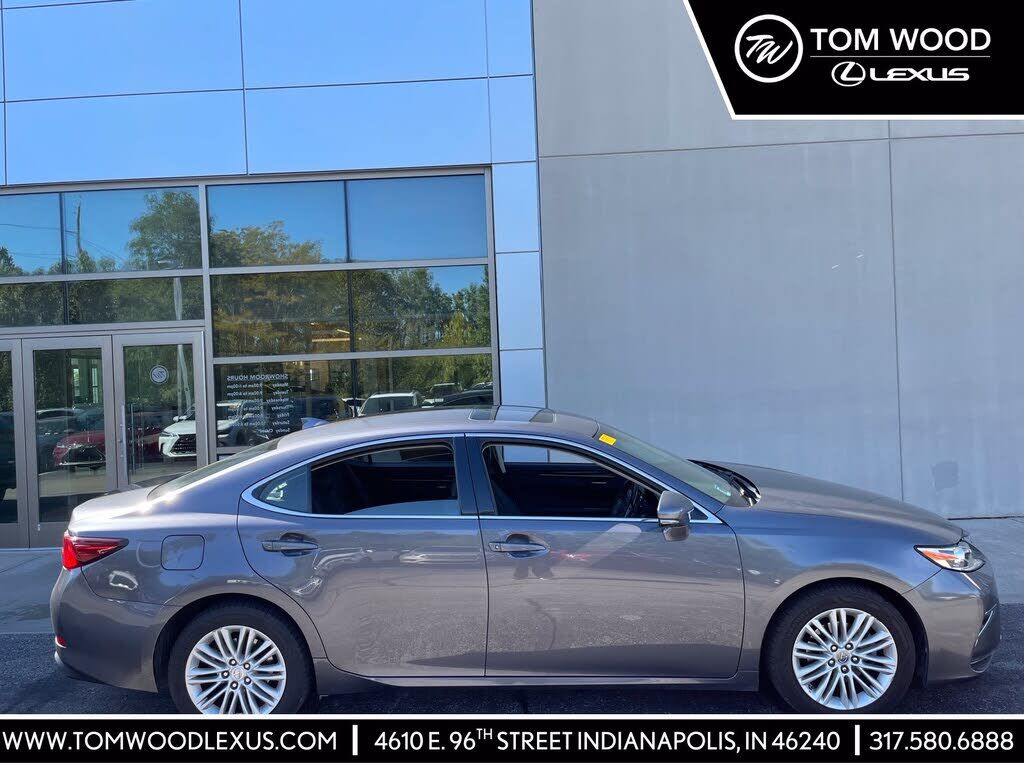 2016 LEXUS ES