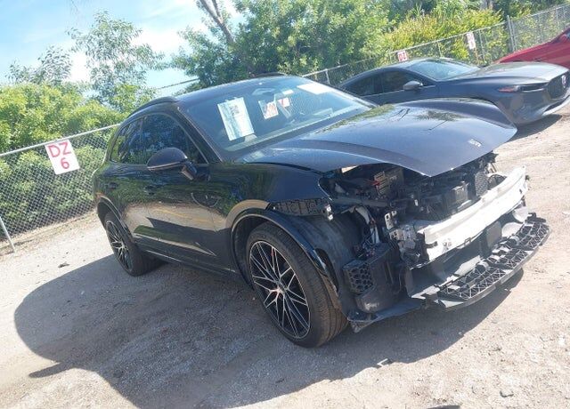 2025 PORSCHE Macan