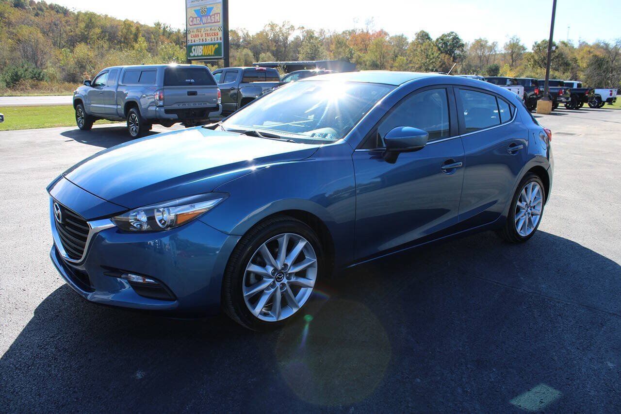 2017 MAZDA Mazda3