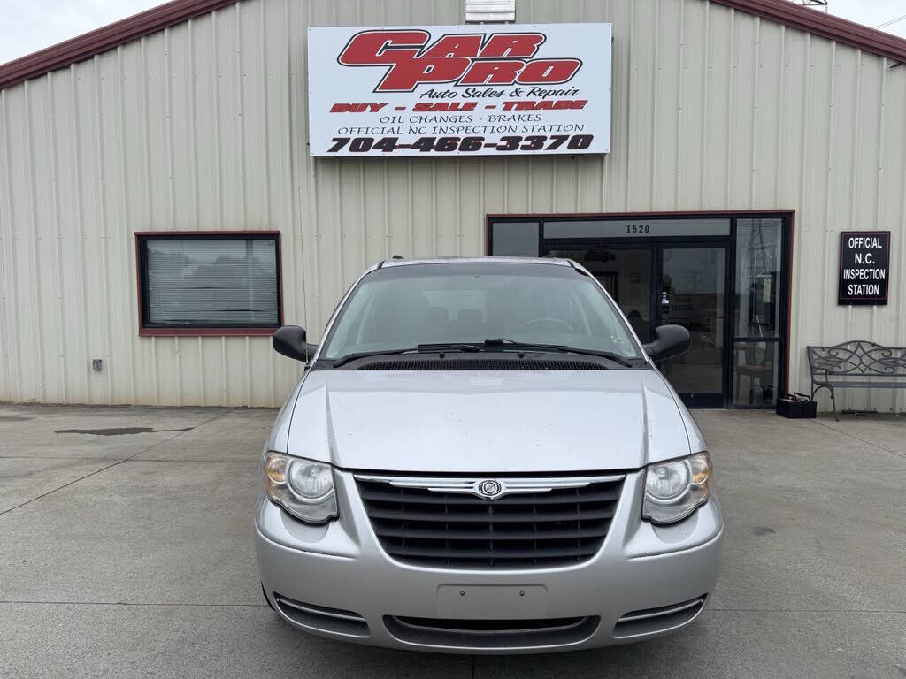 2006 CHRYSLER Town and Country