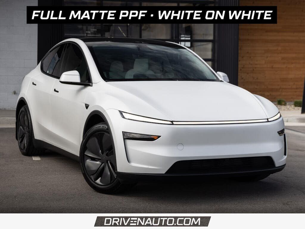 2026 TESLA Model Y