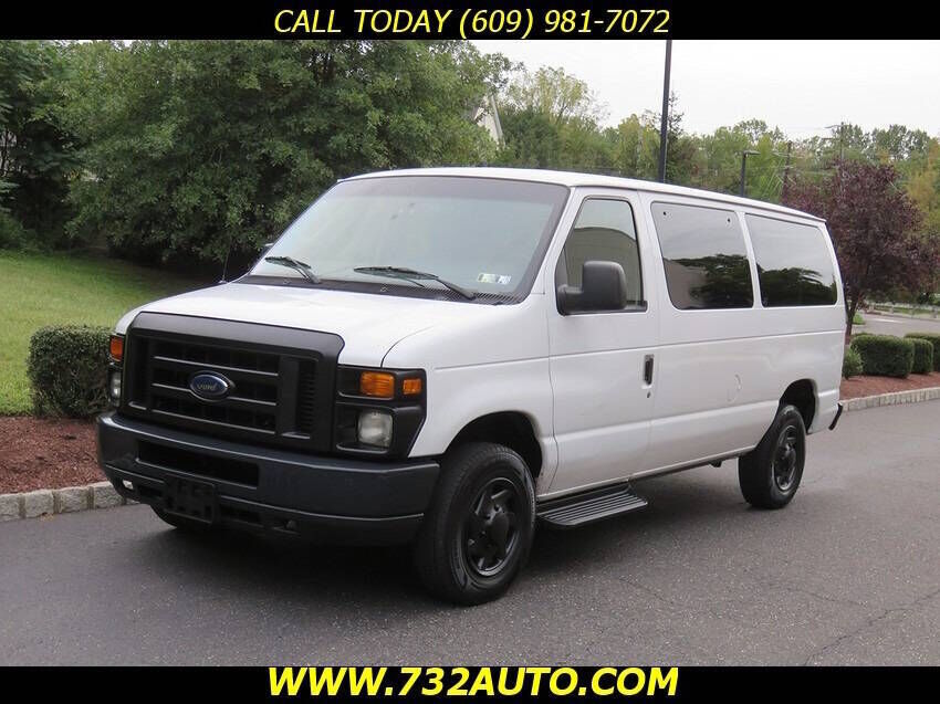 2010 FORD E-350