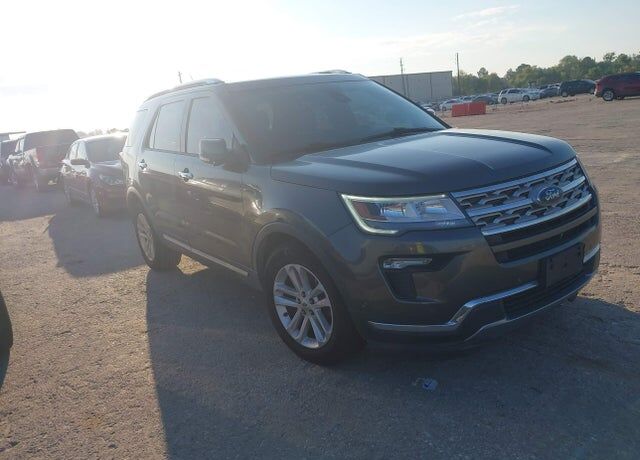 2018 FORD Explorer