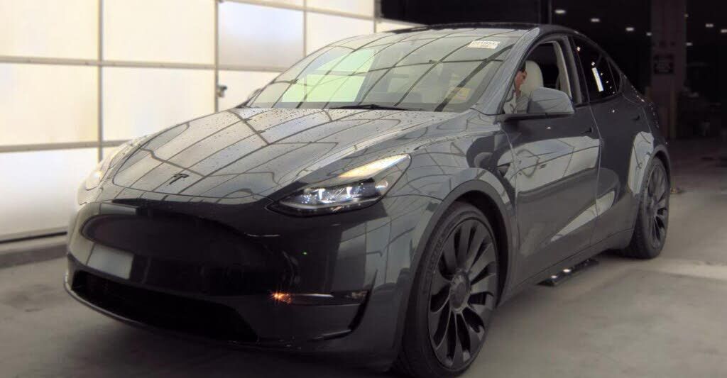 2023 TESLA Model Y