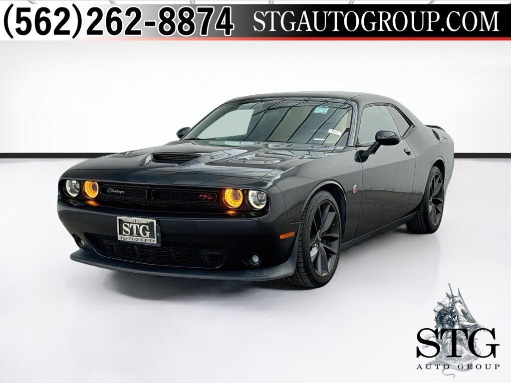 2019 DODGE Challenger