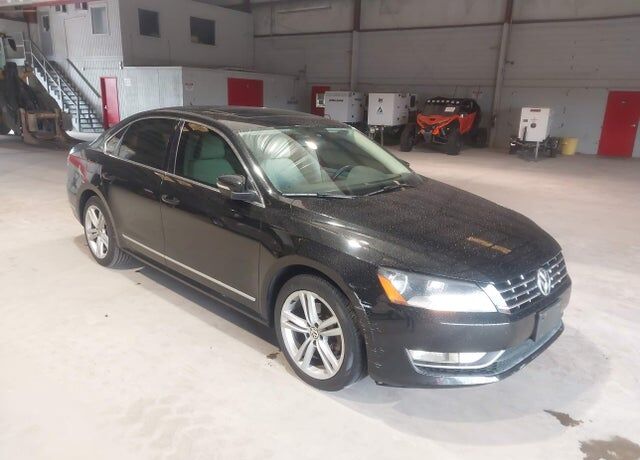 2013 VOLKSWAGEN Passat