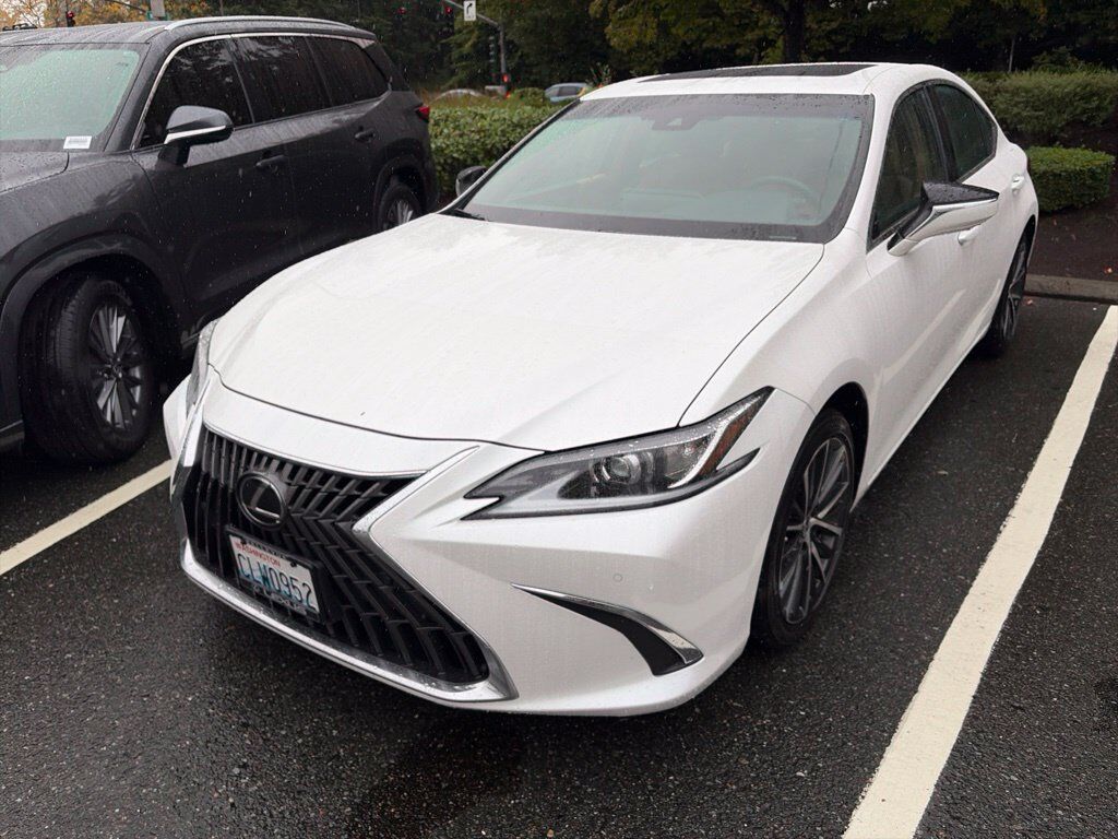2024 LEXUS ES
