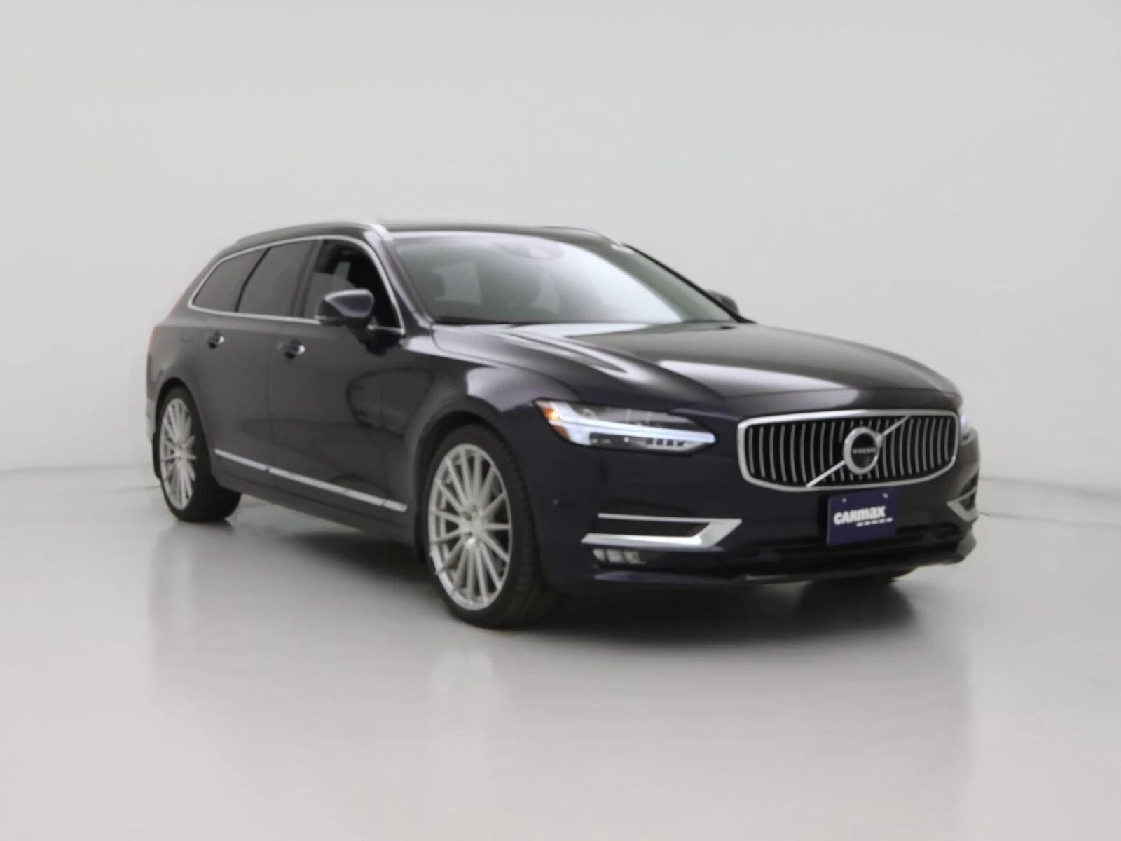 2019 VOLVO V90