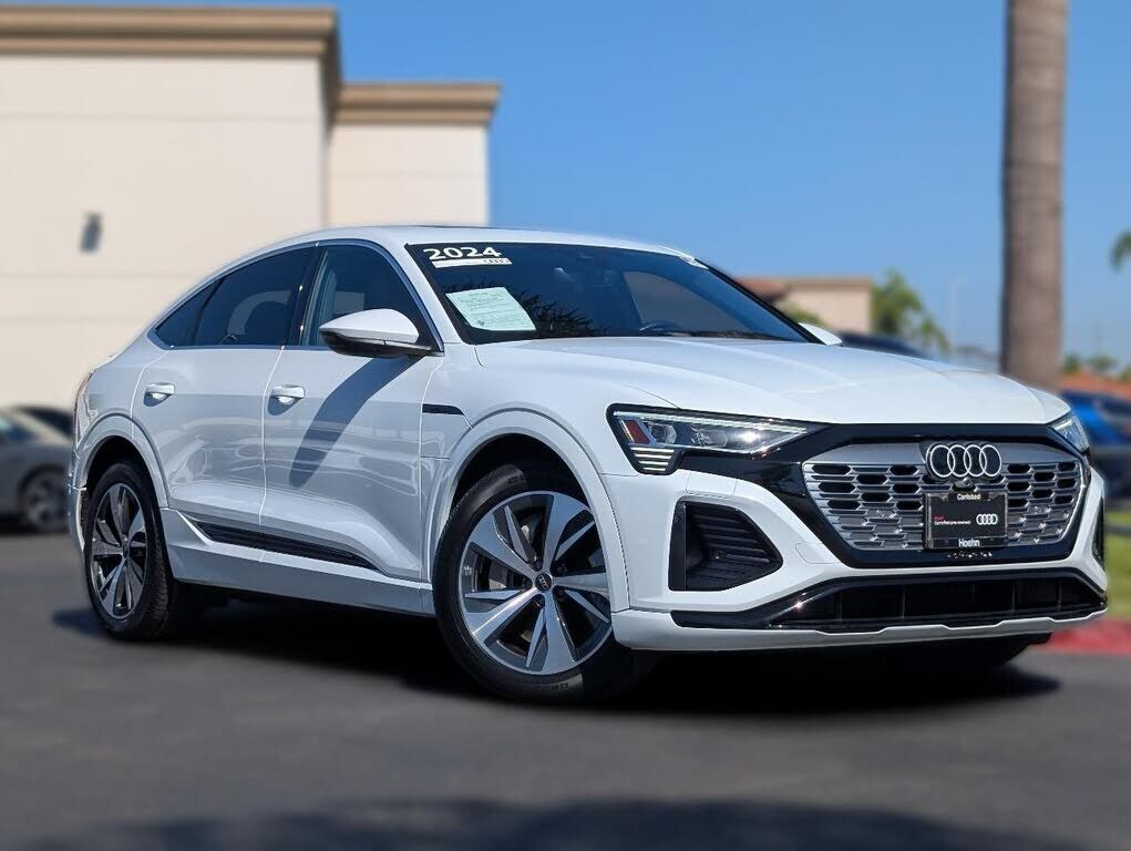 2024 AUDI Q8