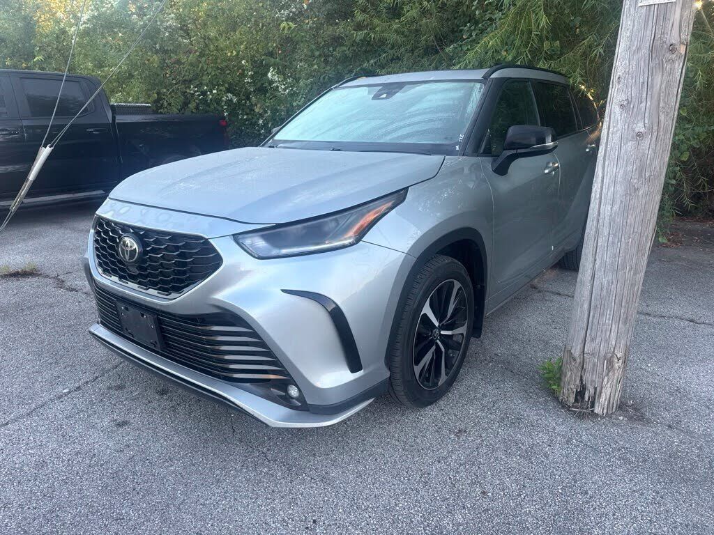 2022 TOYOTA Highlander