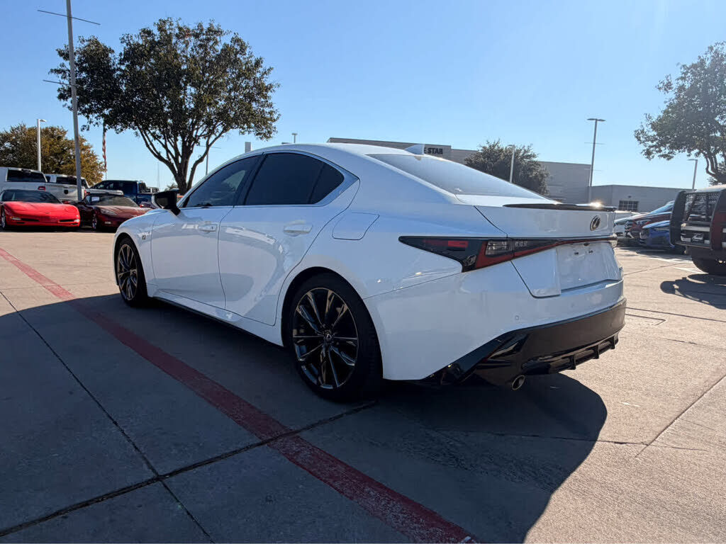 2023 Lexus IS