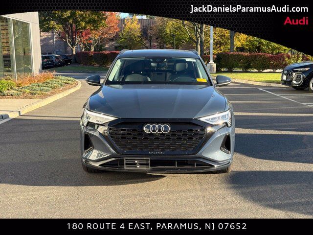 2024 Audi Q8